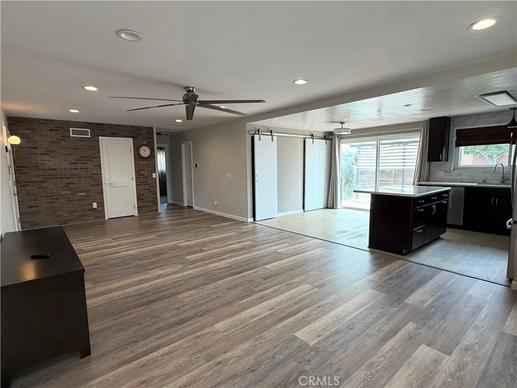 https://cdn.realtyfeed.com/cdn/127/306694446/f8da461d21250d7ed73ce594ee6575f2.webp
