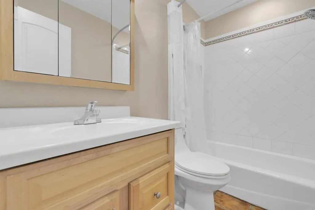 https://cdn.realtyfeed.com/cdn/127/306694451/0049f52326a99c606431d8eded0f4208.webp