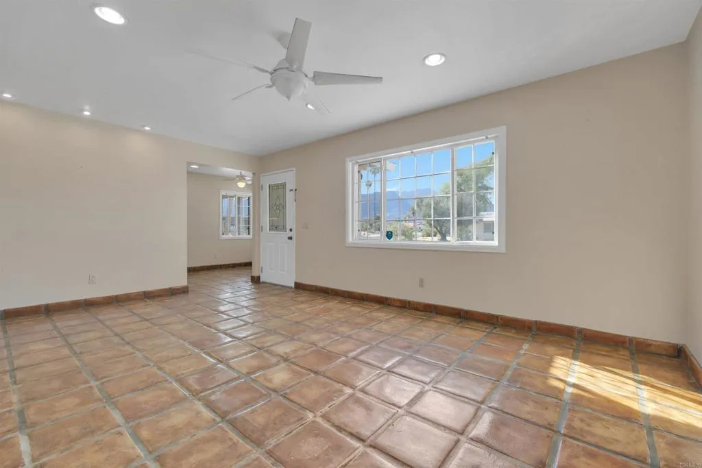 https://cdn.realtyfeed.com/cdn/127/306694451/32d37e63521e1494ef6379352419ccad.webp