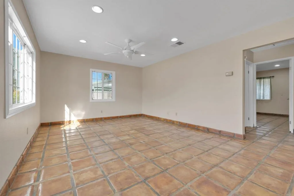 https://cdn.realtyfeed.com/cdn/127/306694451/48f05888143aa679134b69db6968e81d.webp