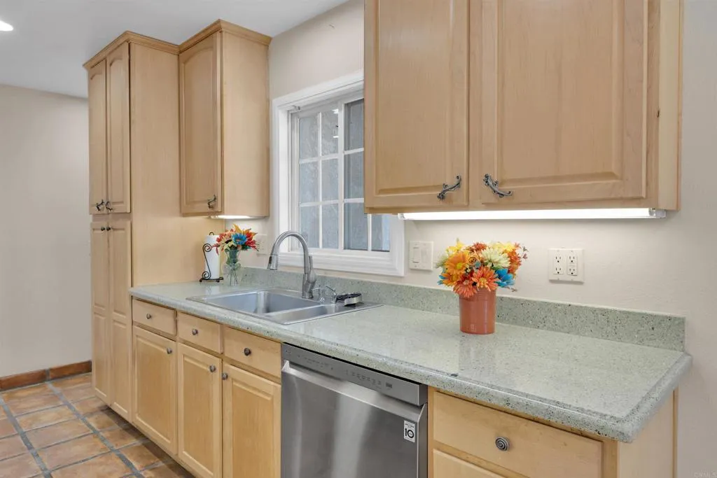 https://cdn.realtyfeed.com/cdn/127/306694451/4f97f5e5007388bee230e407370ad560.webp