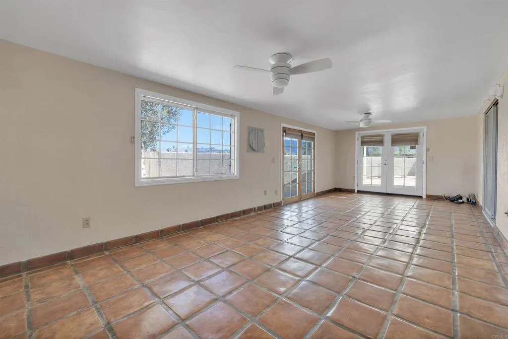 https://cdn.realtyfeed.com/cdn/127/306694451/7f82e8e0ff7f87cc665e30578113cba6.webp