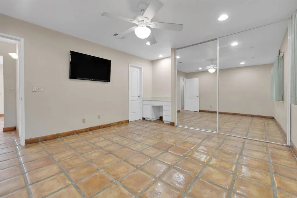 https://cdn.realtyfeed.com/cdn/127/306694451/82406d57e042180f45fb3883e6f66120.webp