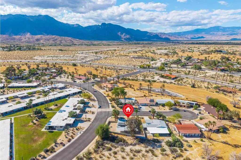 https://cdn.realtyfeed.com/cdn/127/306694451/99e68b7beaea273418e87a926bafe5d9.webp