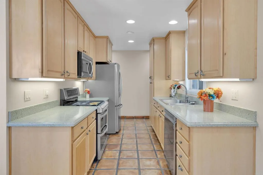 https://cdn.realtyfeed.com/cdn/127/306694451/b72945012a7924b542e86346fa05f5b8.webp