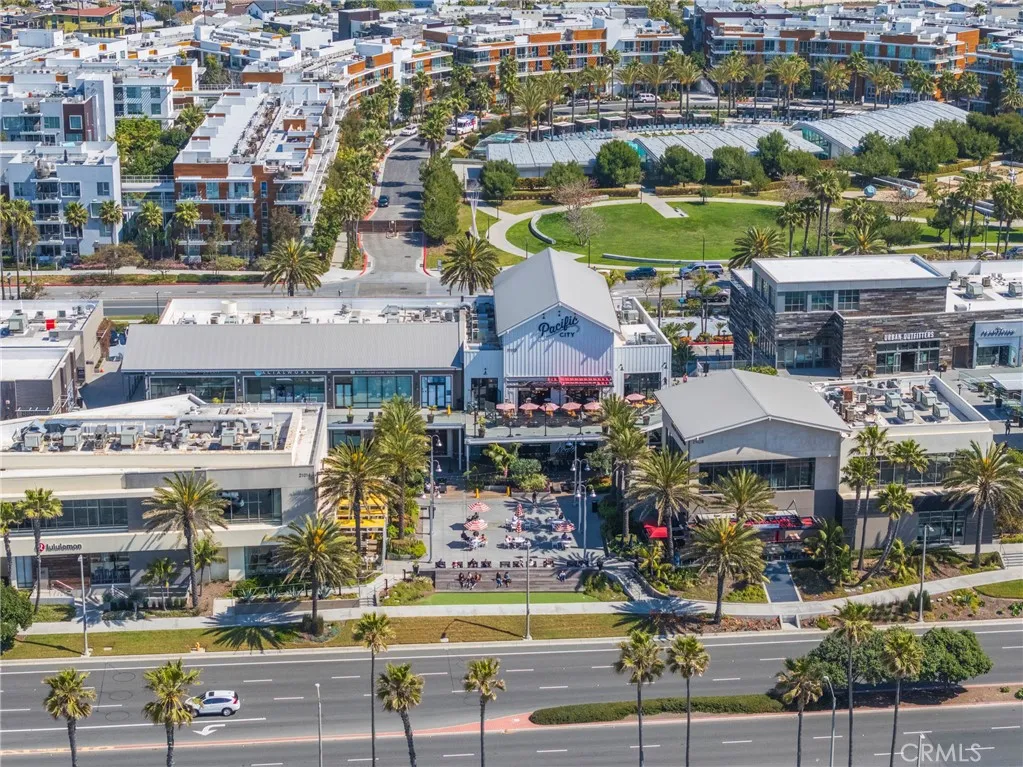 21851 Newland UNIT 214, Huntington Beach, CA, 92646