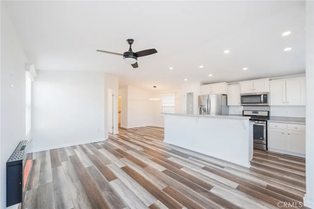 21851 Newland UNIT 214, Huntington Beach, CA, 92646