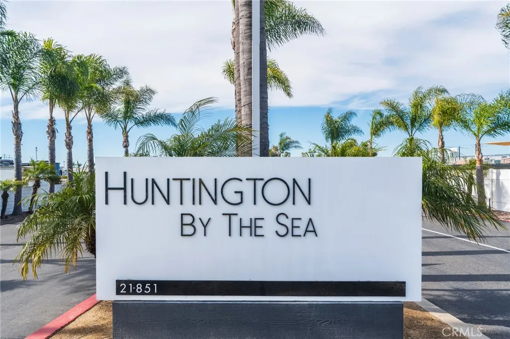 21851 Newland UNIT 214, Huntington Beach, CA, 92646