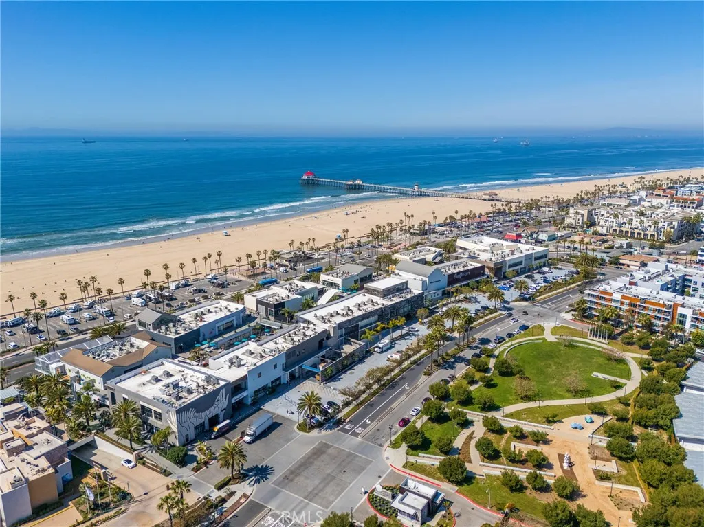 21851 Newland UNIT 214, Huntington Beach, CA, 92646