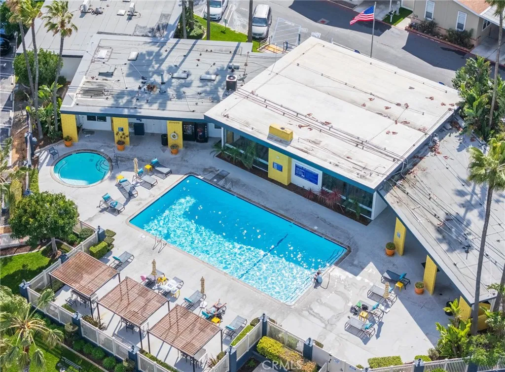 21851 Newland UNIT 214, Huntington Beach, CA, 92646