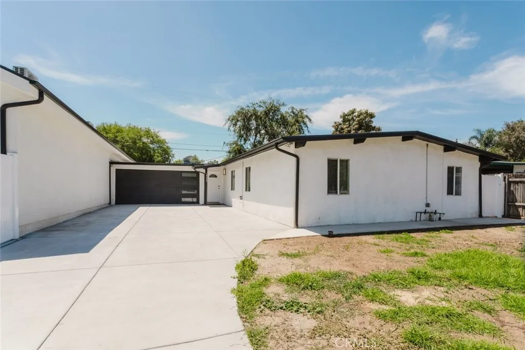 11112 Emelita Street, North Hollywood, CA, 91601