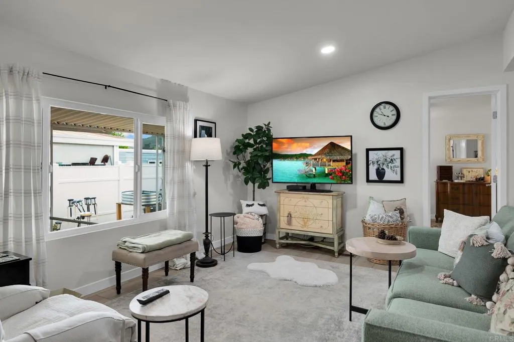 https://cdn.realtyfeed.com/cdn/127/306694665/527ffe32264f4ec20d05203c811cefb3.webp