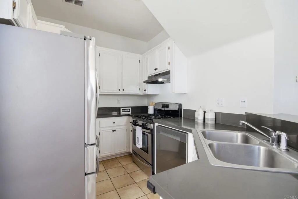 https://cdn.realtyfeed.com/cdn/127/306694685/2c839f729d115c835cdedf7ba7a44d0e.webp