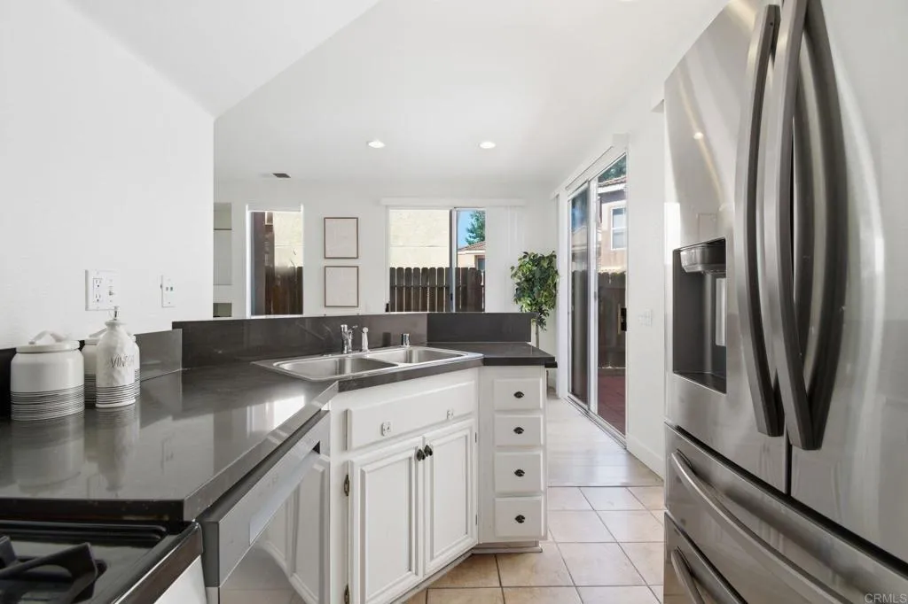 https://cdn.realtyfeed.com/cdn/127/306694685/ee019a45ec778f5388d196f1ab12bc58.webp