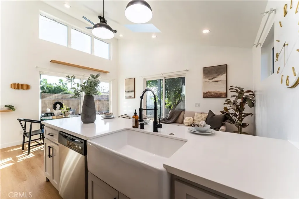 16124 San Fernando Mission, Granada Hills, CA, 91344