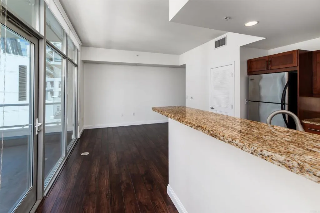 https://cdn.realtyfeed.com/cdn/127/306694730/86eafe9e10b0f09f32ccbdb7cdde4852.webp
