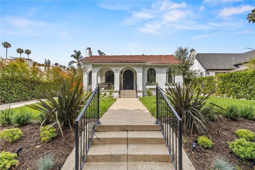 1519 Courtney Avenue, Los Angeles, CA, 90046