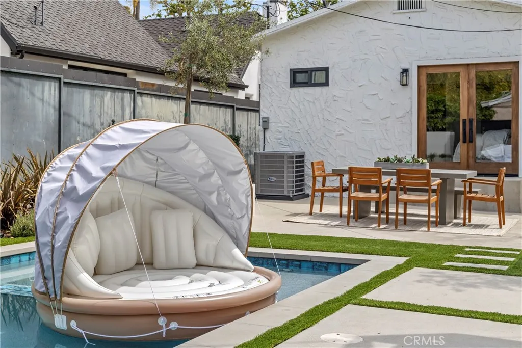 1519 Courtney Avenue, Los Angeles, CA, 90046