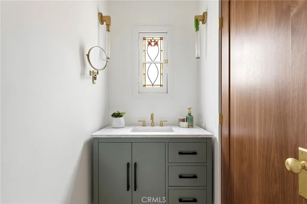 1519 Courtney Avenue, Los Angeles, CA, 90046