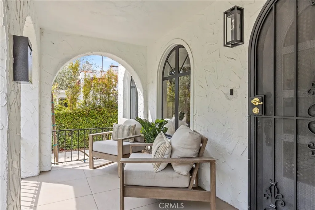 1519 Courtney Avenue, Los Angeles, CA, 90046