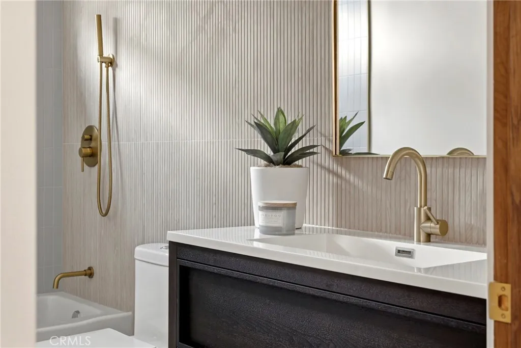 1519 Courtney Avenue, Los Angeles, CA, 90046