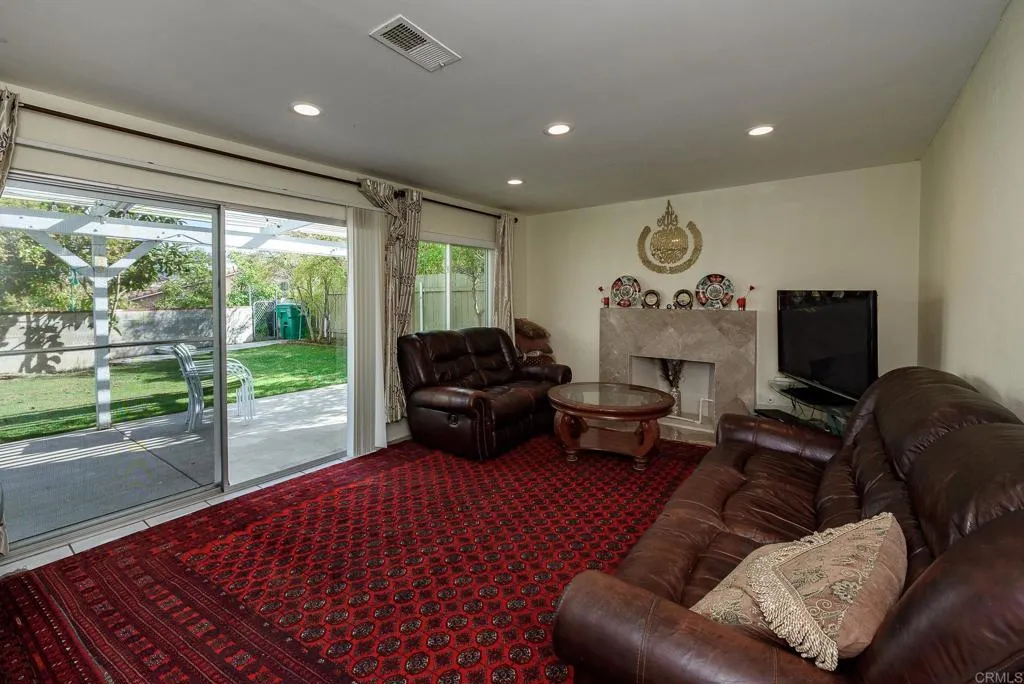 https://cdn.realtyfeed.com/cdn/127/306694787/071cc5a6827861c587128db523d7302d.webp