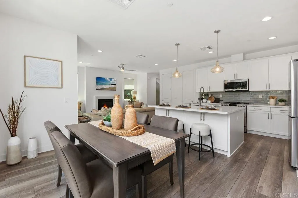 https://cdn.realtyfeed.com/cdn/127/306694994/9c357cc7ab4215bb8ca6cabd3500233d.webp