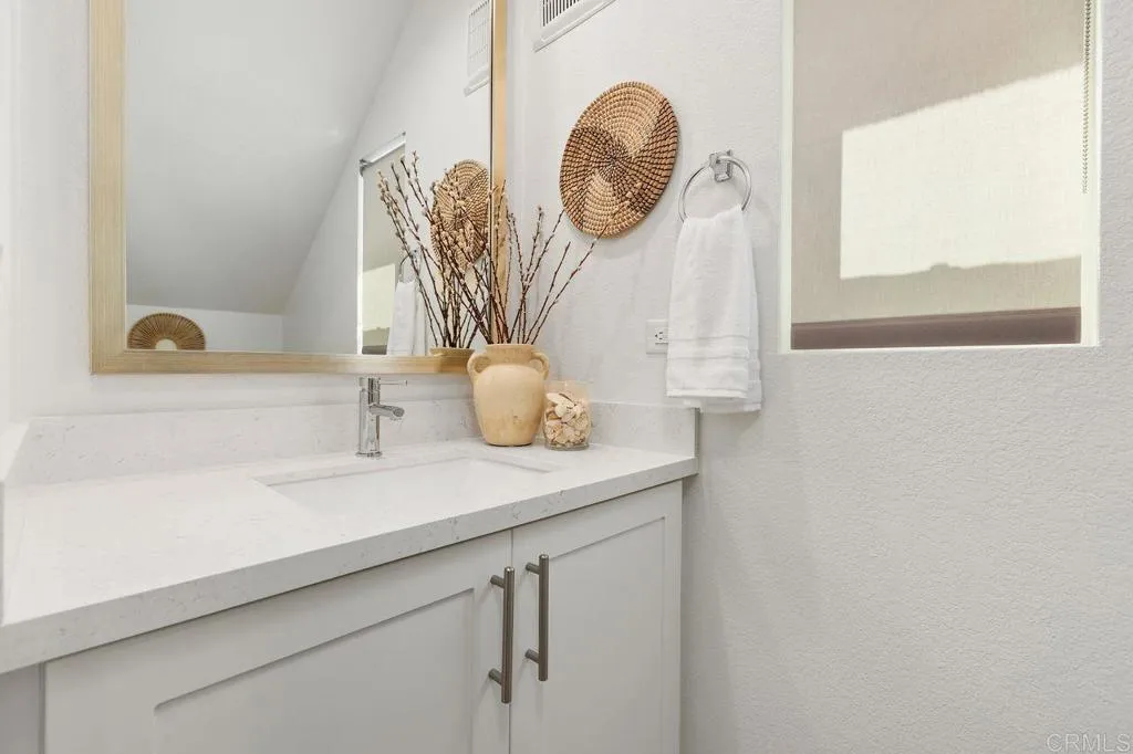 https://cdn.realtyfeed.com/cdn/127/306694994/d3ed8b9d25aa872877f51799a6b584b2.webp