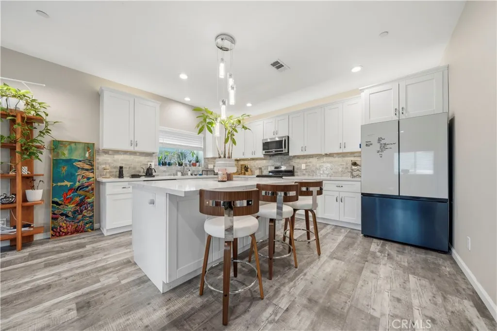 https://cdn.realtyfeed.com/cdn/127/306695050/006c3bbccd94a716bdd52abb4722ab71.webp