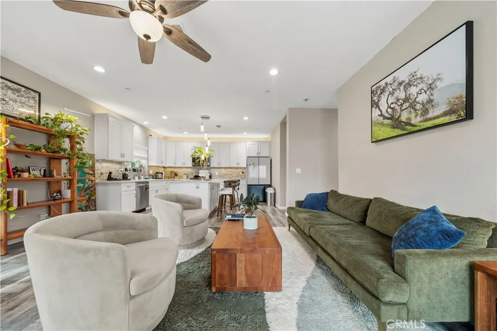 https://cdn.realtyfeed.com/cdn/127/306695050/0a5fd27409a8b353952127025bc93710.webp