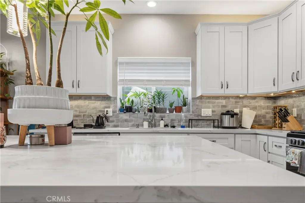 https://cdn.realtyfeed.com/cdn/127/306695050/2372c8867c362392a597cc04a82df40c.webp