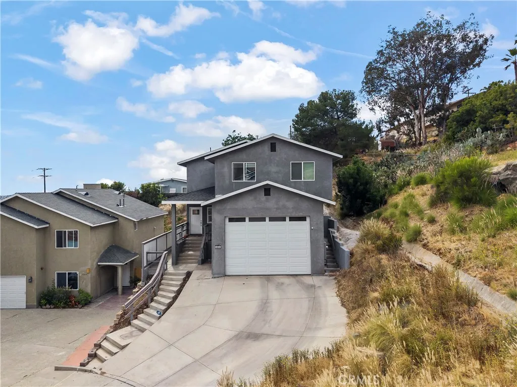 https://cdn.realtyfeed.com/cdn/127/306695050/ca23bd8a5d0dfe662375a7b172c74634.webp