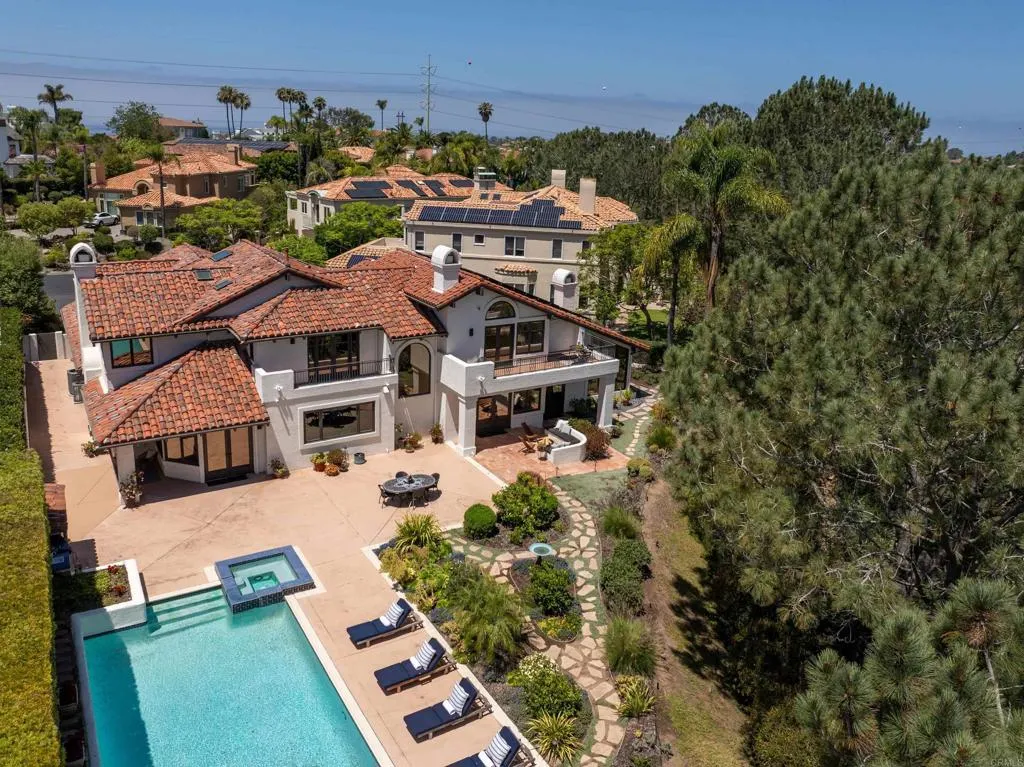 https://cdn.realtyfeed.com/cdn/127/306695055/511fb883251e01d280208a5919ba4288.webp