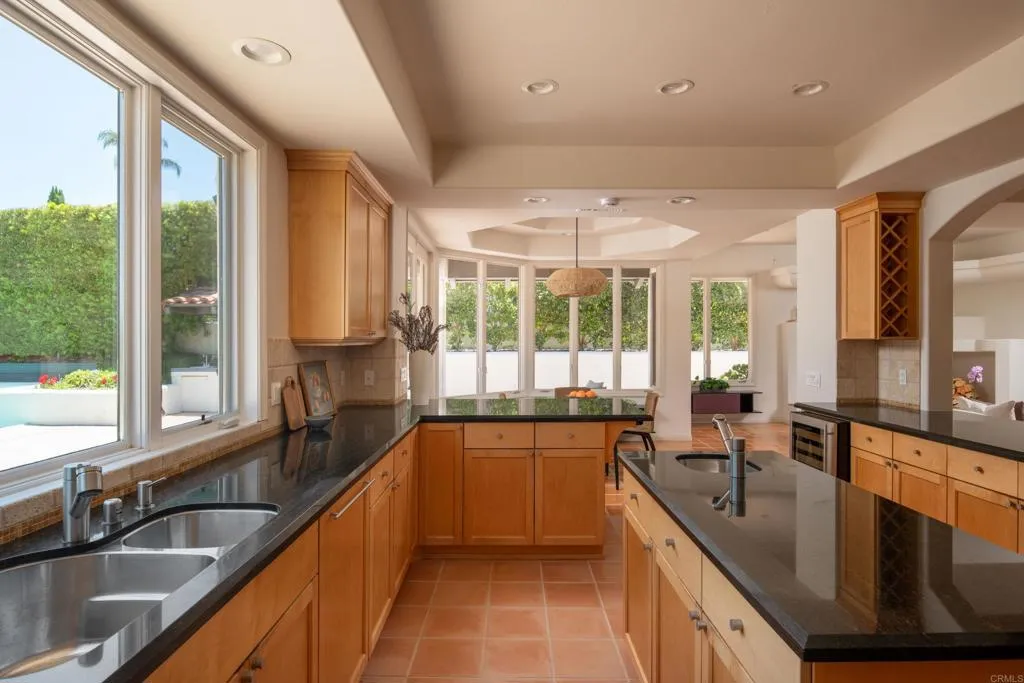 https://cdn.realtyfeed.com/cdn/127/306695055/5ba744843f1ef07efa7ef825f5aedb91.webp