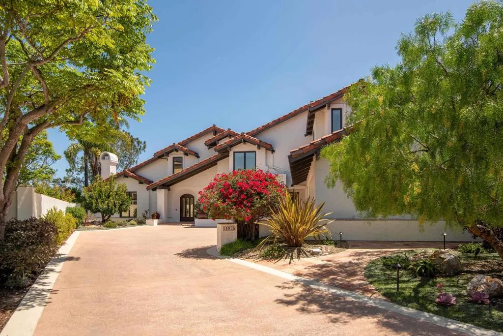 https://cdn.realtyfeed.com/cdn/127/306695055/a2aca258991cfb71a381490225449180.webp