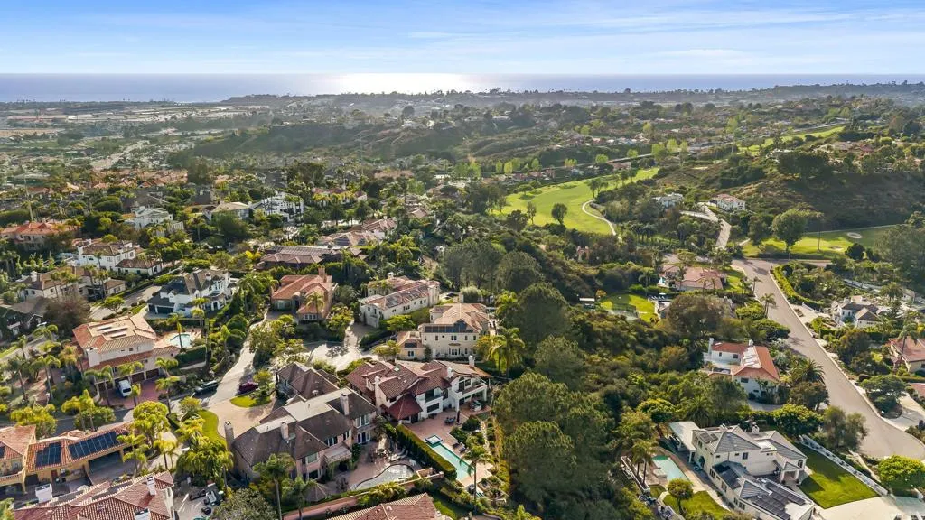 https://cdn.realtyfeed.com/cdn/127/306695055/b8819649d434f6b2e1dc568ffb7890d0.webp
