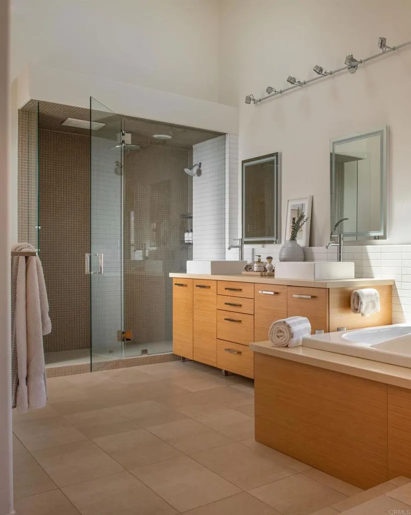 https://cdn.realtyfeed.com/cdn/127/306695055/bd4b418e77c02ef4214c5721dd05b03a.webp