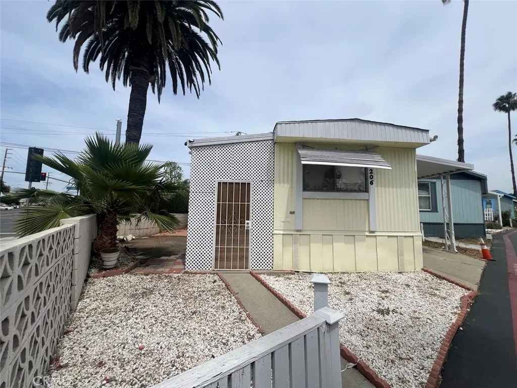324 Long Street, Hemet, CA, 92543