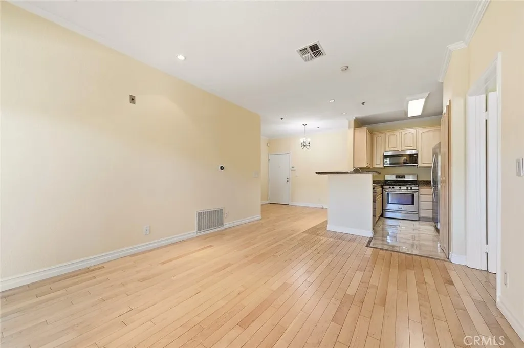 300 N El Molino Avenue North Unit 107, Pasadena, CA 91101 - Photo 5 of 37, Pasadena, CA