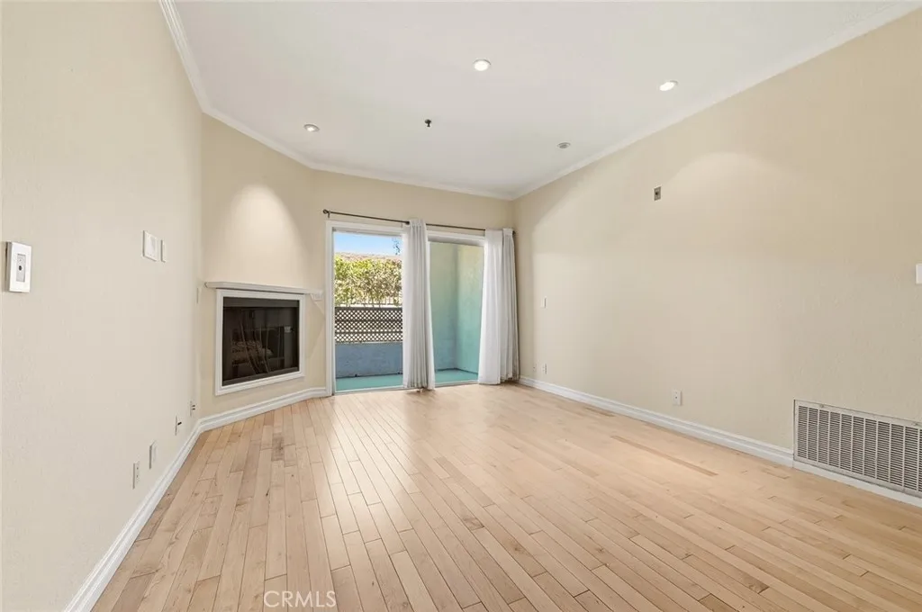 300 N El Molino Avenue North Unit 107, Pasadena, CA 91101 - Photo 4 of 37, Pasadena, CA