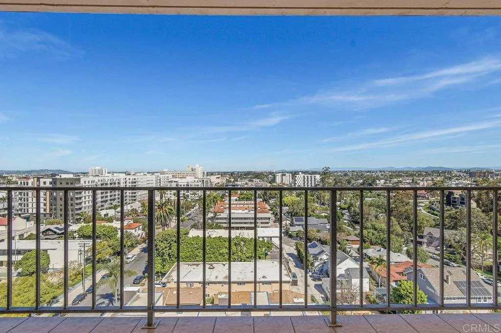 https://cdn.realtyfeed.com/cdn/127/306695083/de7031cb83663bd76f85d0723c6c3062.webp