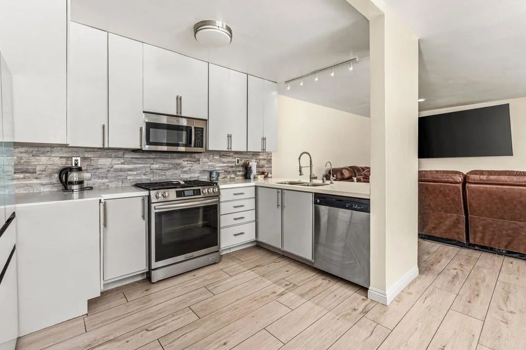 https://cdn.realtyfeed.com/cdn/127/306695124/d6a6b828020a0970926654c8c5dbb158.webp
