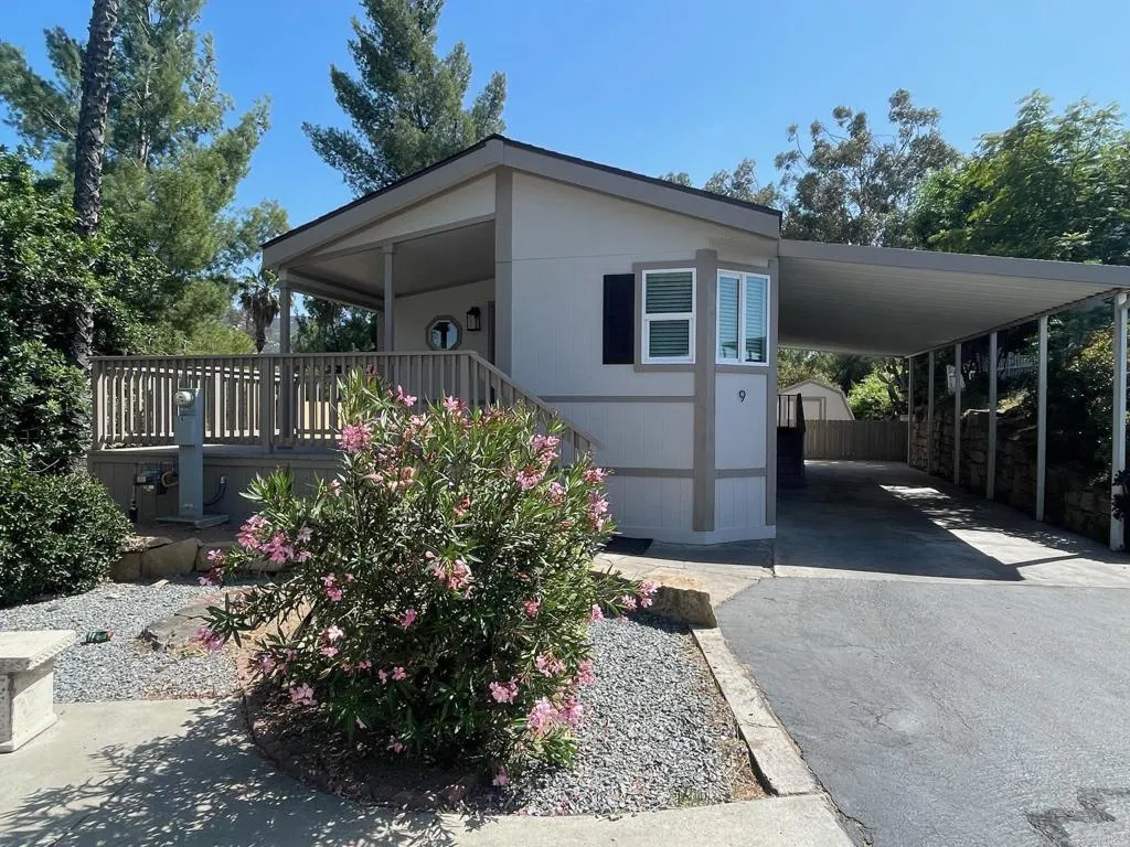 https://cdn.realtyfeed.com/cdn/127/306695157/c9baf36035d270bd34d86abbe8758d01.webp