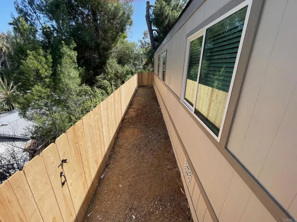 https://cdn.realtyfeed.com/cdn/127/306695157/d72760c4a7998d98b1bdfad86fd42b49.webp