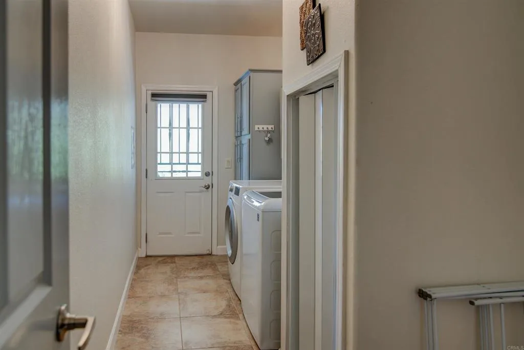https://cdn.realtyfeed.com/cdn/127/306695158/37024e0ab8f4d15573d362338df766d2.webp