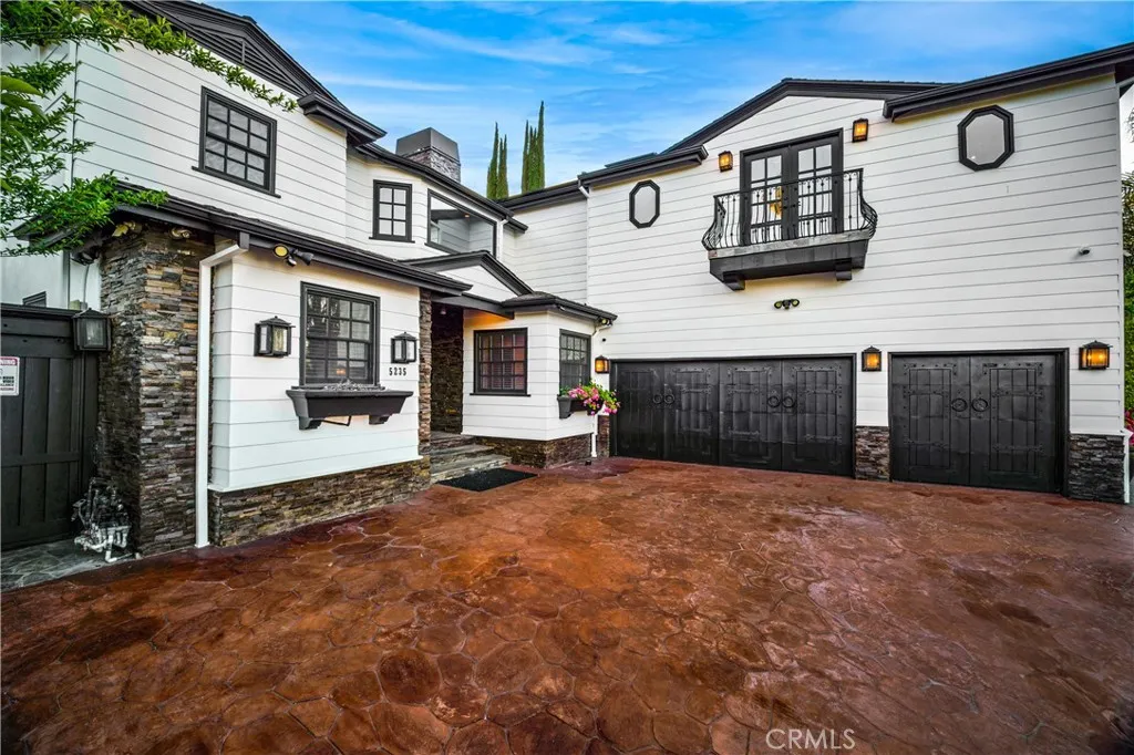 Woodland Hills, CA 91364