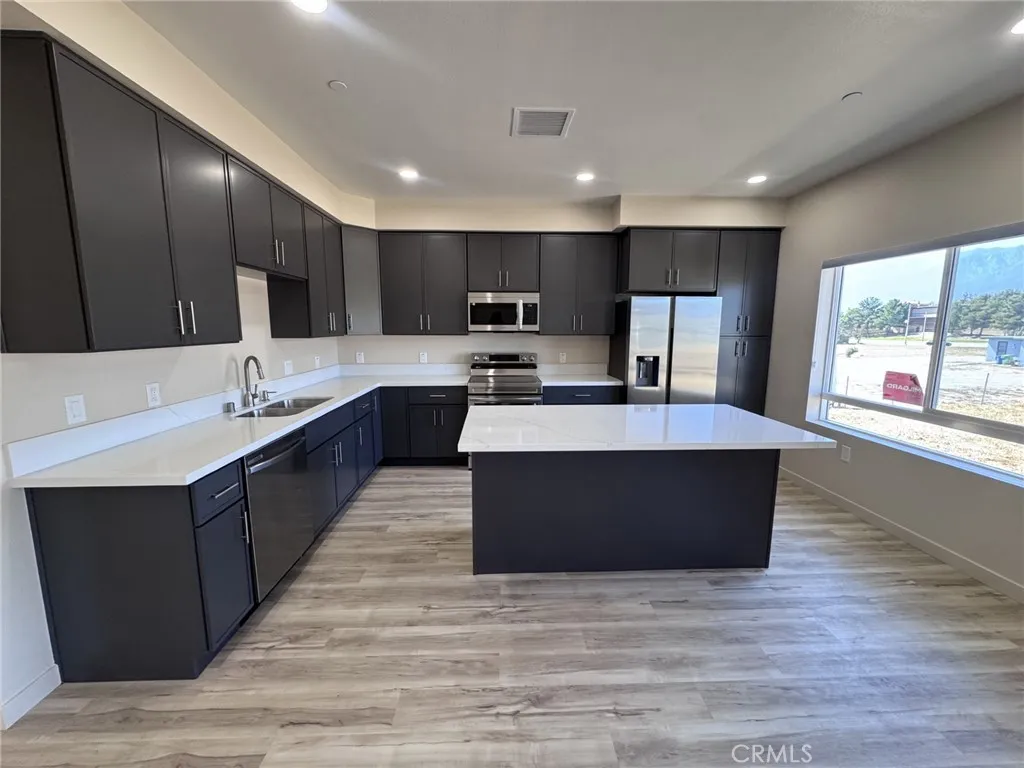 Fontana, CA 92335