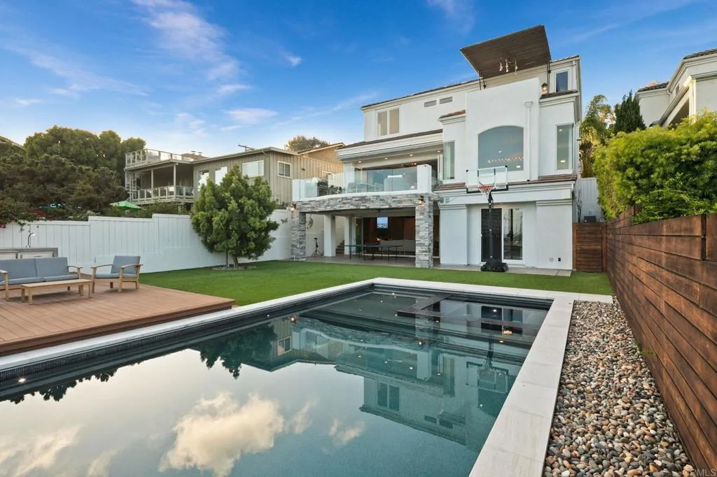 https://cdn.realtyfeed.com/cdn/127/306695221/931ffee0272481677e29355ff220b062.webp
