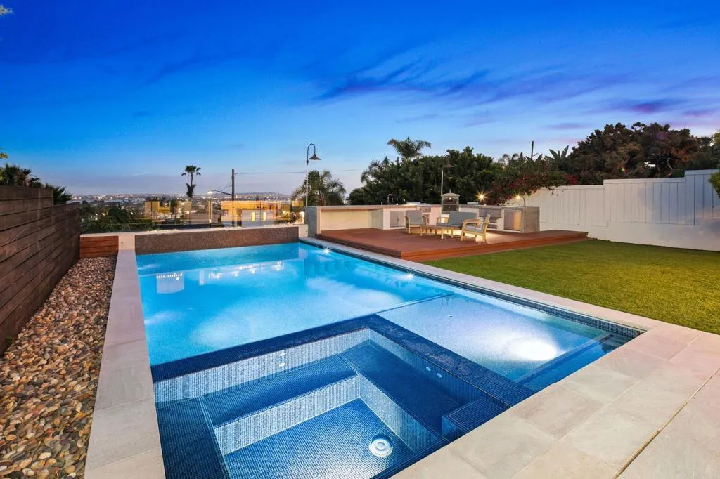 https://cdn.realtyfeed.com/cdn/127/306695221/f3b270548c9d12baff7c15206343d50c.webp