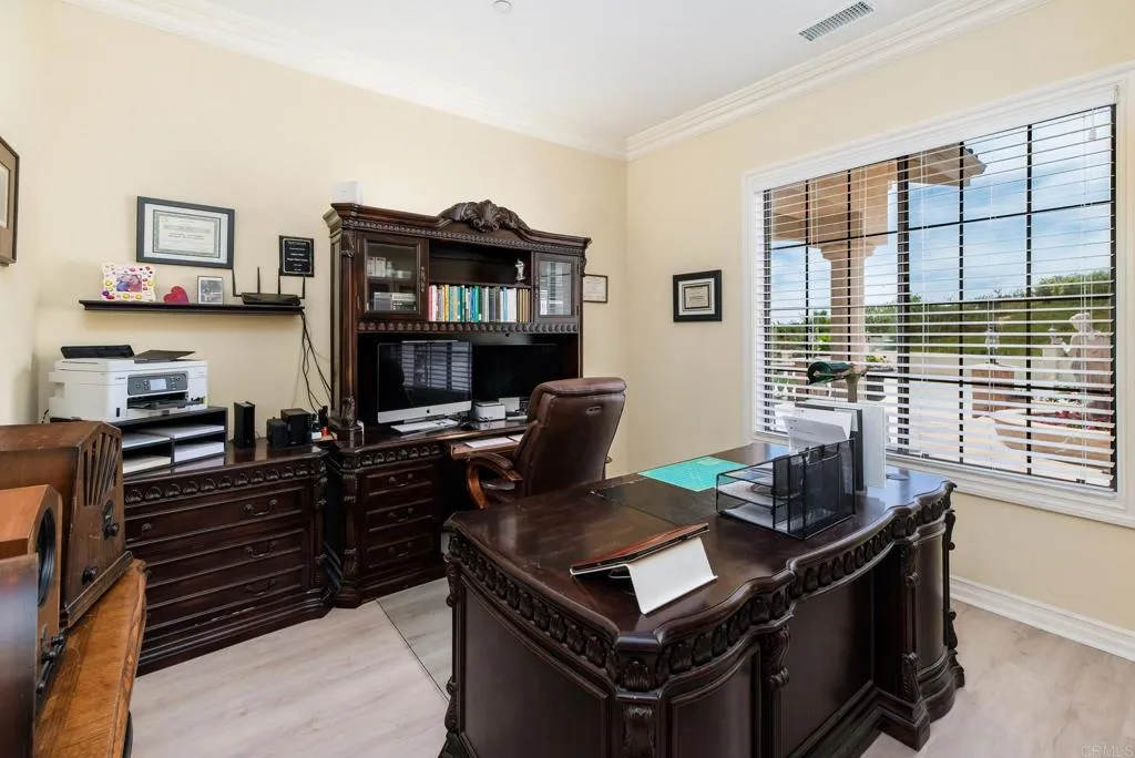 https://cdn.realtyfeed.com/cdn/127/306695237/4d7b46680886e9112640c0dc9dd8ae39.webp